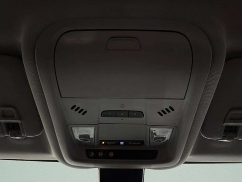Used 2020 Chevrolet Equinox Premier AWD/4WD image 22