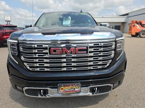 Used 2025 GMC Sierra 1500 Denali w/ Denali Reserve Package AWD/4WD image 8