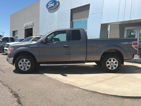 Used 2014 Ford F150 XLT w/ XLT Chrome Package AWD/4WD image 2