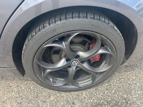 Used 2017 Alfa Romeo Giulia Ti w/ TI 19" Sport Package AWD/4WD image 9