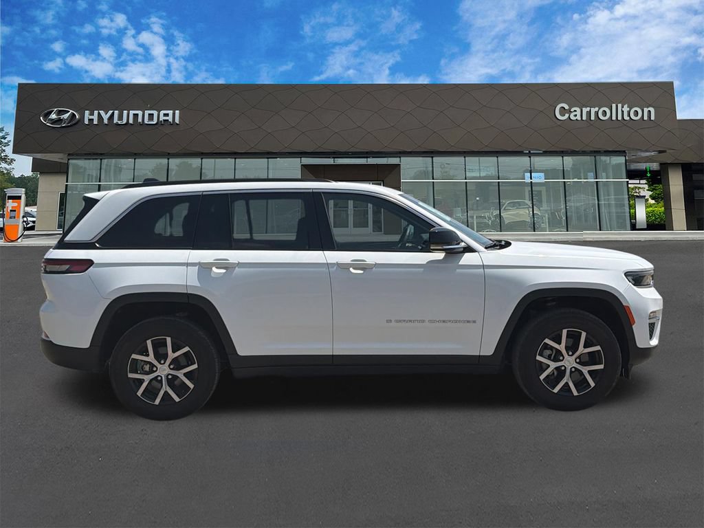 Used 2024 Jeep Grand Cherokee Limited AWD/4WD image 4