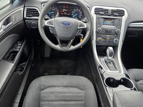 Used 2016 Ford Fusion SE FWD image 11