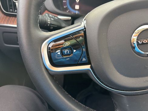 Used 2023 Volvo XC60 B5 Ultimate w/ Climate Package image 21