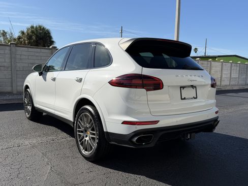 Certified 2018 Porsche Cayenne Platinum Edition image 3
