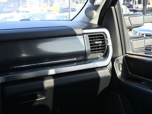Used 2025 Ford F250 Lariat w/ Chrome Package AWD/4WD image 8