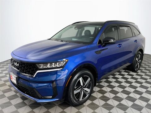 Used 2023 Kia Sorento S w/ Panoramic Sunroof Package FWD image 3
