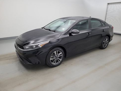 Used 2024 Kia Forte LXS w/ LXS Technology Package FWD image 2