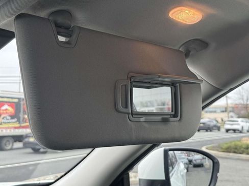 Used 2022 Nissan Pathfinder SV AWD/4WD image 10
