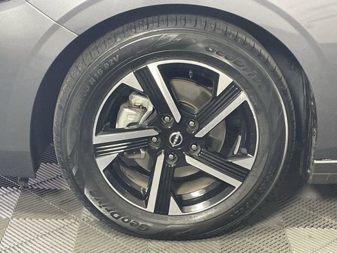 Used 2024 Nissan Sentra SV image 9