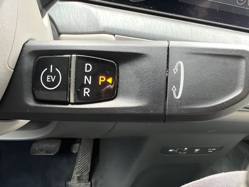 Used 2024 Kia EV9 Wind AWD/4WD image 26