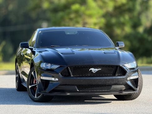 Used 2018 Ford Mustang GT Premium w/ Safe & Smart Package RWD image 4