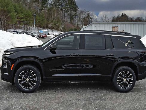 New 2026 Chevrolet Traverse LT w/ Sun and Wheel Package image 4