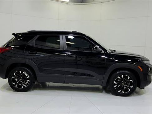 Used 2023 Chevrolet TrailBlazer LT w/ Convenience Package FWD image 9