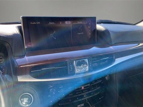 Used 2021 Lexus LX 570 4WD w/ Luxury Package image 6