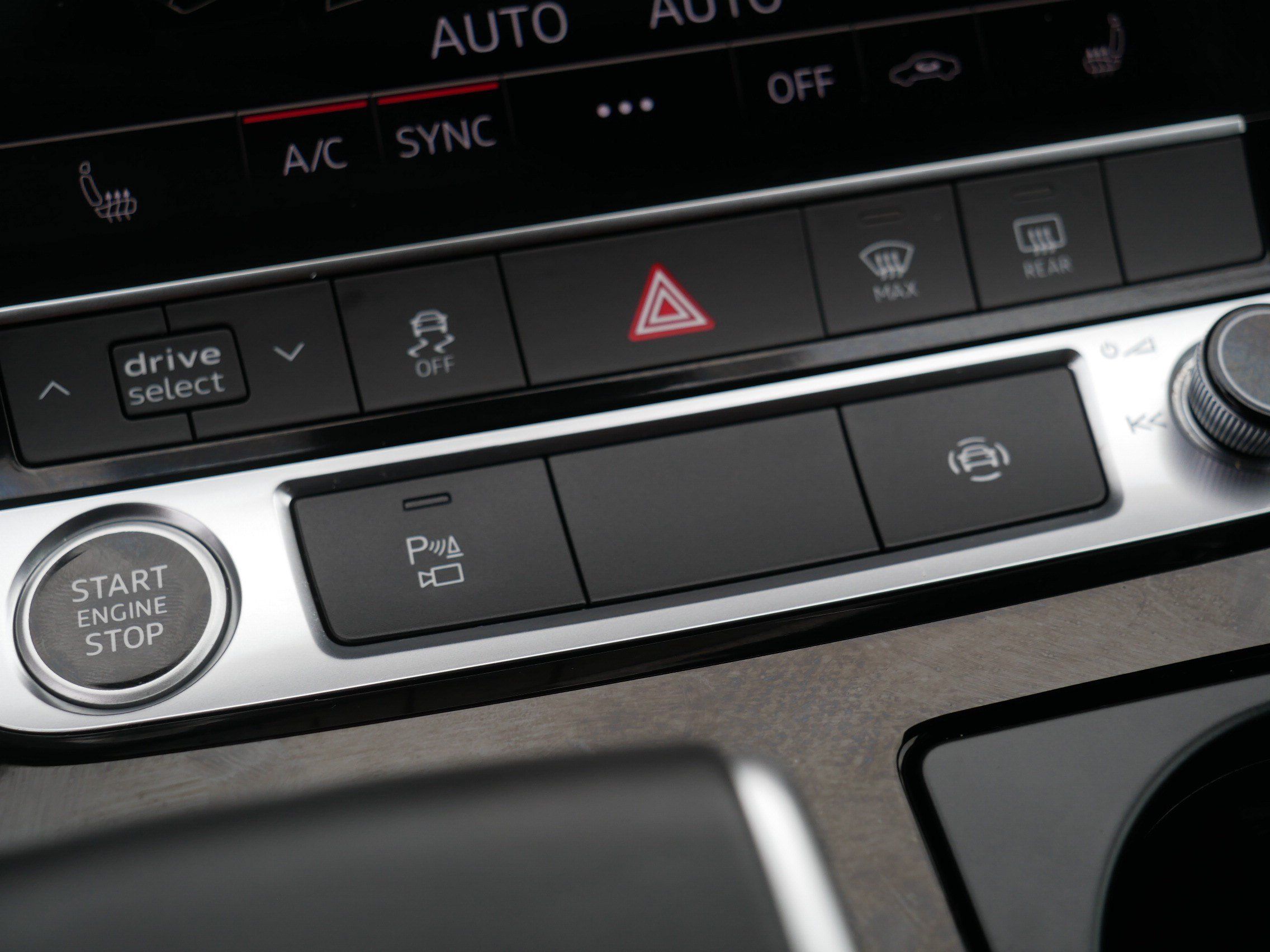 Used 2023 Audi Q7 3.0T Premium Plus AWD/4WD image 32