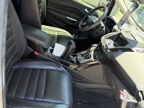 Used 2018 Ford C-MAX Titanium w/ Equipment Group 301A FWD image 15