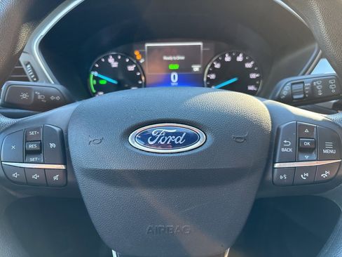 Used 2021 Ford Escape SE image 11