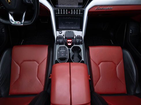 Used 2022 Lamborghini Urus AWD/4WD image 45