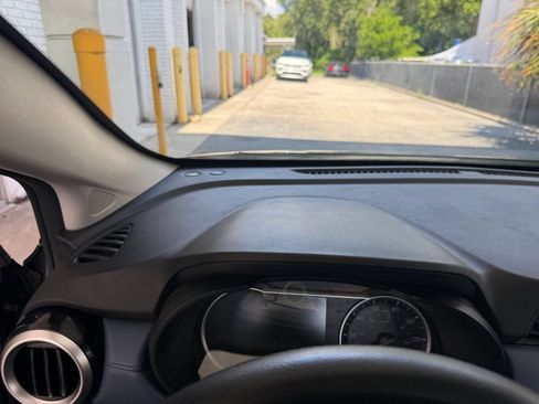 Used 2025 Nissan Versa SV FWD image 32