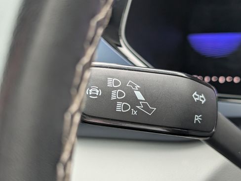 Used 2023 Volkswagen Taos SE image 23