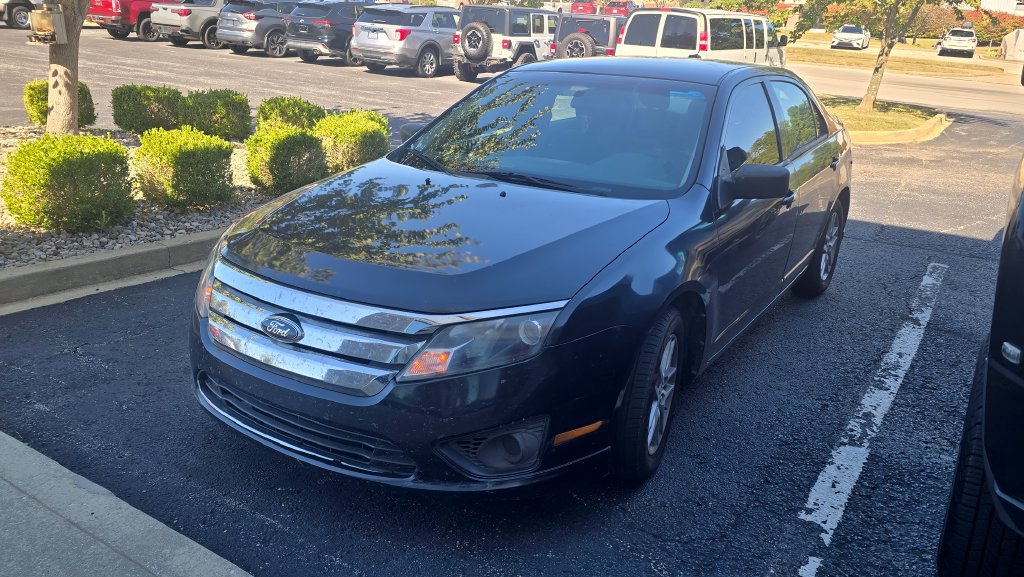 Used 2012 Ford Fusion S FWD image 2