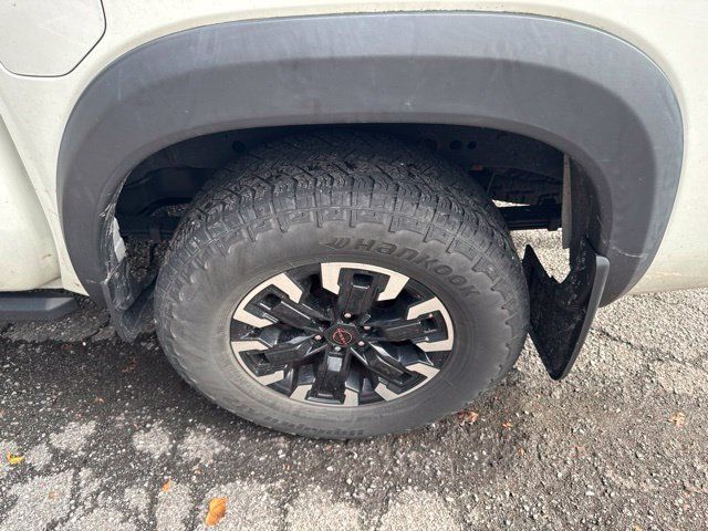 Used 2022 Nissan Frontier PRO-4X AWD/4WD image 12