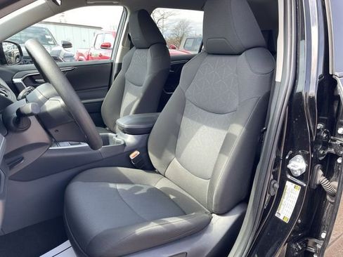 Used 2025 Toyota RAV4 XLE image 14