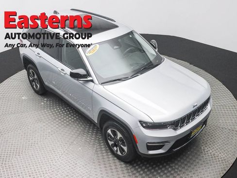 Used 2022 Jeep Grand Cherokee Limited 4xe AWD/4WD image 3