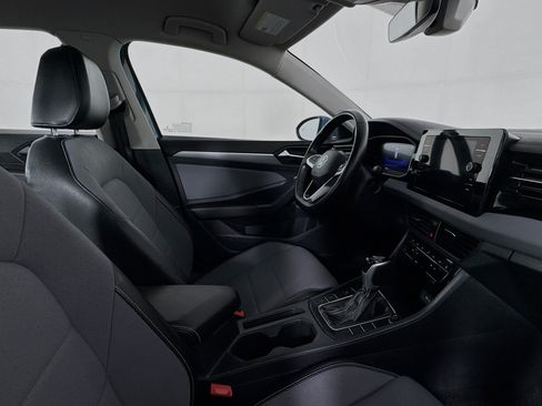 Used 2025 Volkswagen Jetta SE FWD image 27