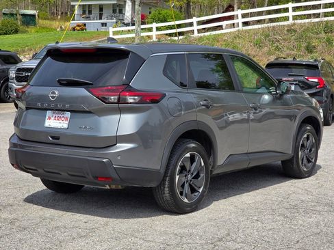 Used 2024 Nissan Rogue SV AWD/4WD image 18