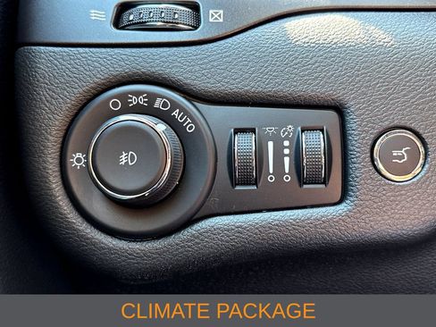 Used 2022 Jeep Cherokee Trailhawk w/ Sun, Sound & Nav Group AWD/4WD image 14