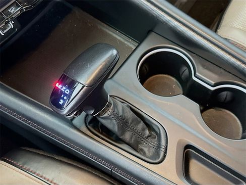 Used 2024 Dodge Durango GT image 33