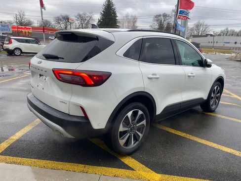 Used 2023 Ford Escape Platinum w/ Premium Technology Package image 5