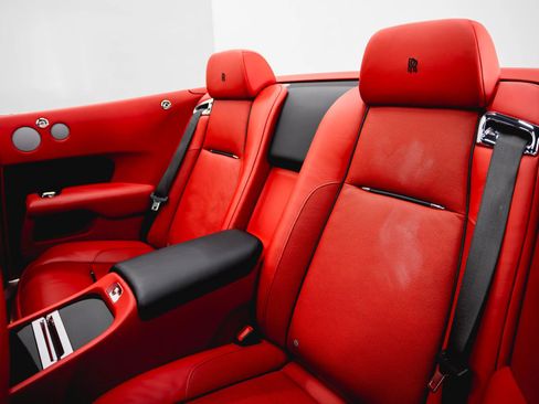 Used 2017 Rolls-Royce Dawn RWD image 50