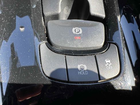 Used 2019 Toyota C-HR XLE image 33