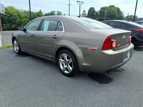 Used 2010 Chevrolet Malibu LT w/ Power Convenience Package FWD image 4