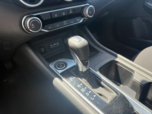 Used 2024 Nissan Sentra SV FWD image 17