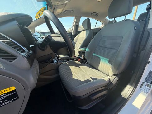 Used 2017 Kia Forte LX w/ LX Popular Package image 18