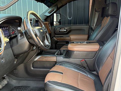 Used 2020 Chevrolet Silverado 3500 High Country w/ Z71 Off-Road Package AWD/4WD image 7