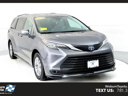 Used 2025 Toyota Sienna LE