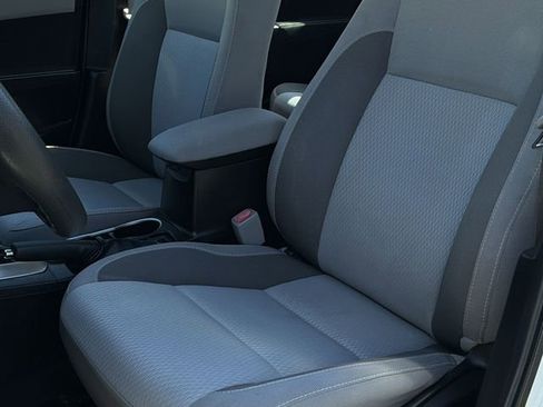 Used 2019 Toyota Corolla LE FWD image 19