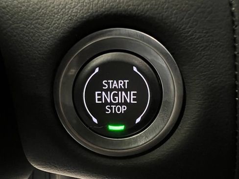 Used 2024 Chevrolet Suburban RST AWD/4WD image 32