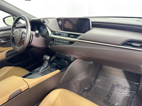 Used 2020 Lexus ES 350 Ultra Luxury w/ Accessory Package 2 FWD image 47