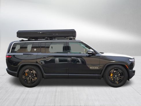 Used 2023 Rivian R1S Launch Edition image 7