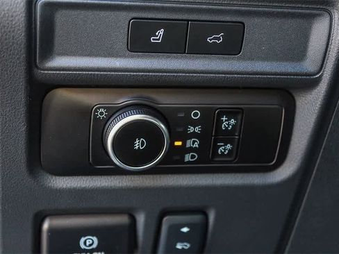 Used 2024 Ford Expedition XLT image 29