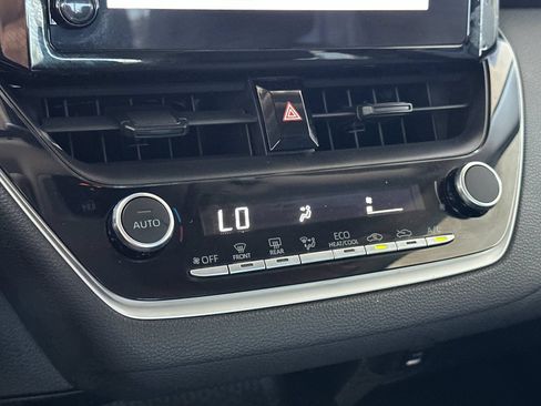 Used 2024 Toyota Corolla LE FWD image 17