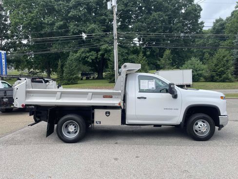 Used 2025 Chevrolet Silverado 3500 W/T w/ WT Convenience Package AWD/4WD image 2