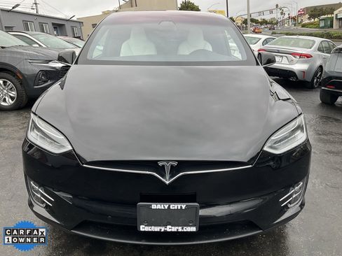 Used 2018 Tesla Model X 75D image 90