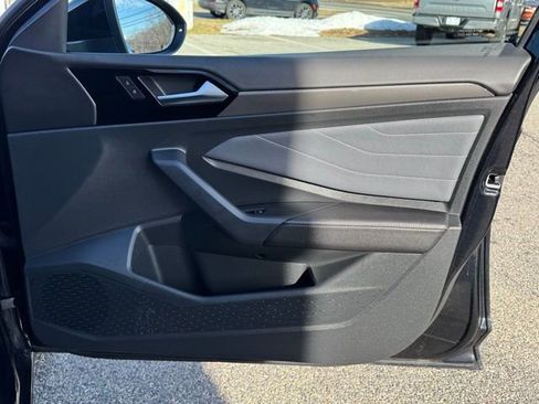 Certified 2025 Volkswagen Jetta SEL image 28