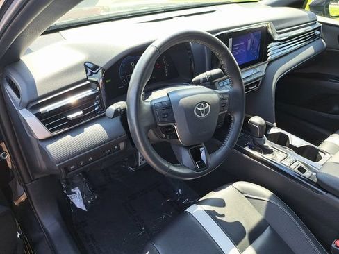 Used 2025 Toyota Camry SE w/ Convenience Package FWD image 13
